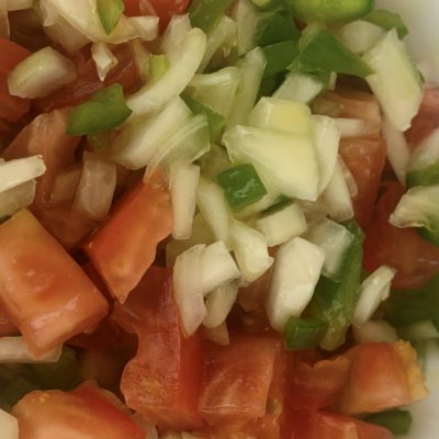 Ensalada de tomate y verduras